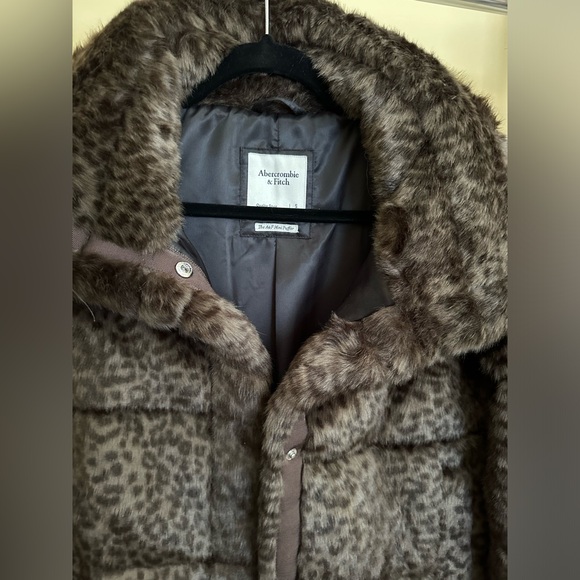 Abercrombie & Fitch mini puffer jacket leopard print - Picture 7 of 8